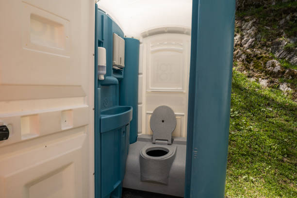 Types of Portable Toilets We Offer in Glendale, CA